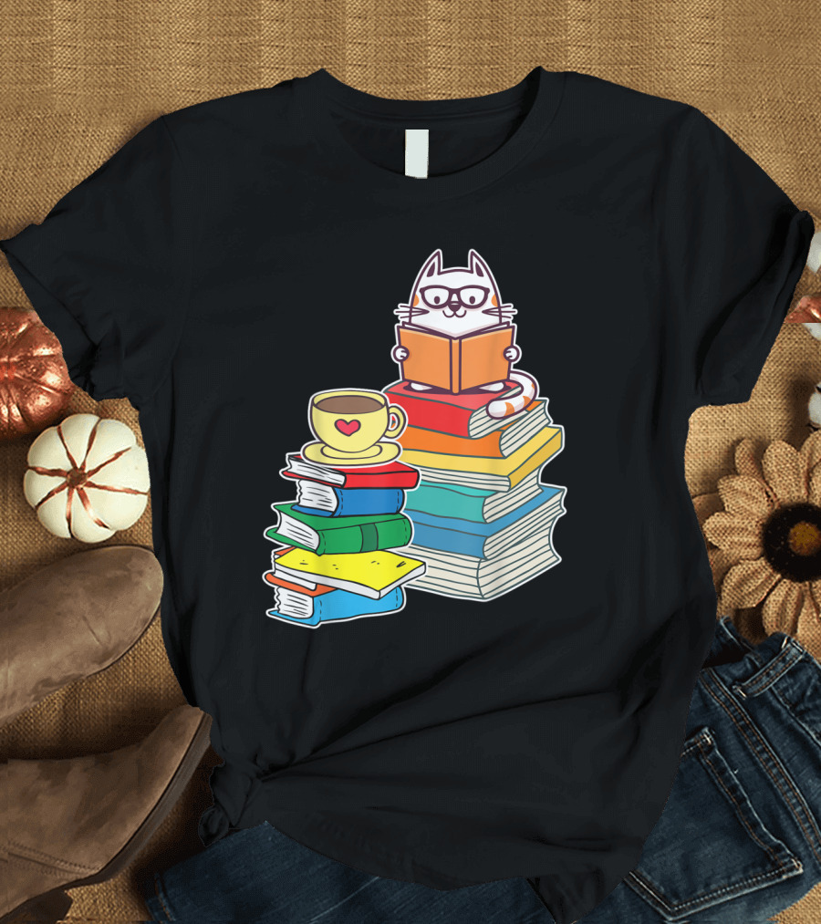 Cat Enjoying Books and Coffee with Heart Motif T-Shirt