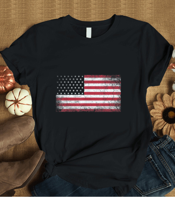 T-Shirt: Vintage Distressed American Flag 4th of July U.S. Patriotic Emblem T-Shirt Vintage Distressed American Flag 4th of July U.S. Patriotic Emblem T-Shirt