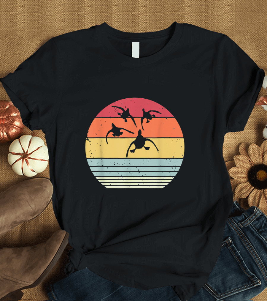 Duck Hunting Vintage Sunset Flying Silhouette Retro Stripes T-Shirt