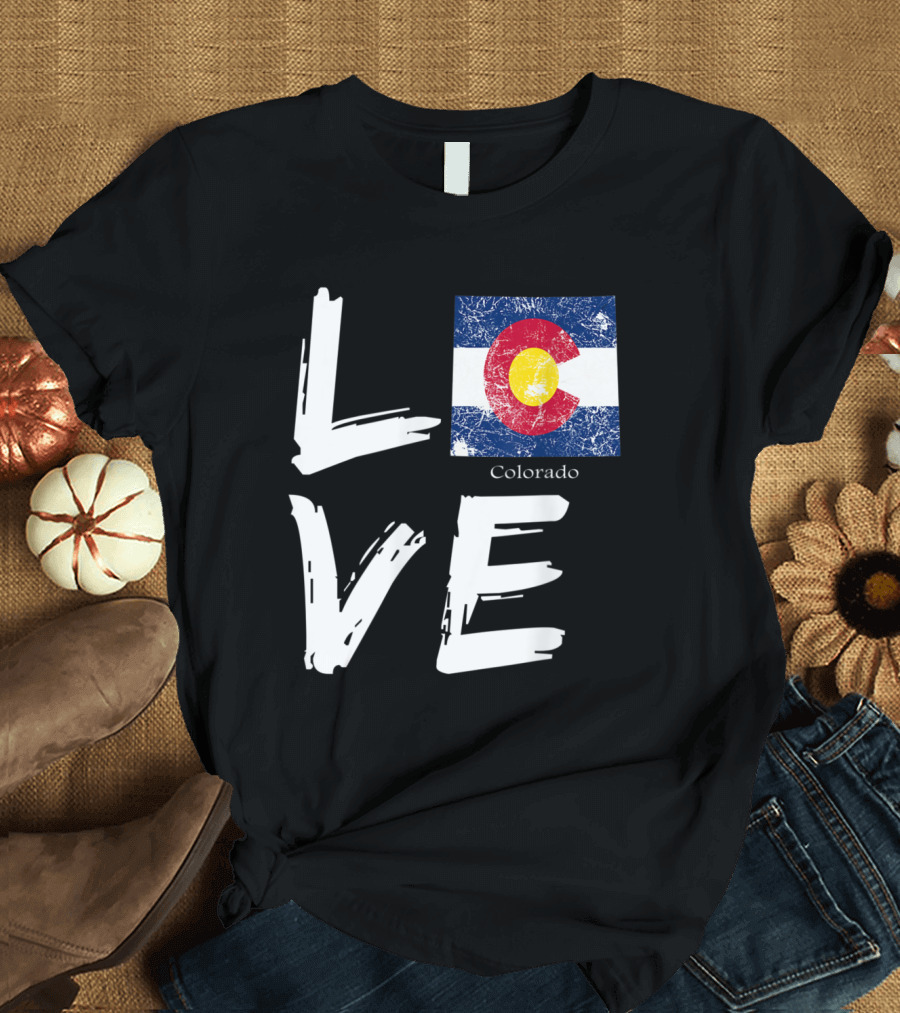 Colorado CO Flag Distressed Love Graphic Souvenir T-Shirt