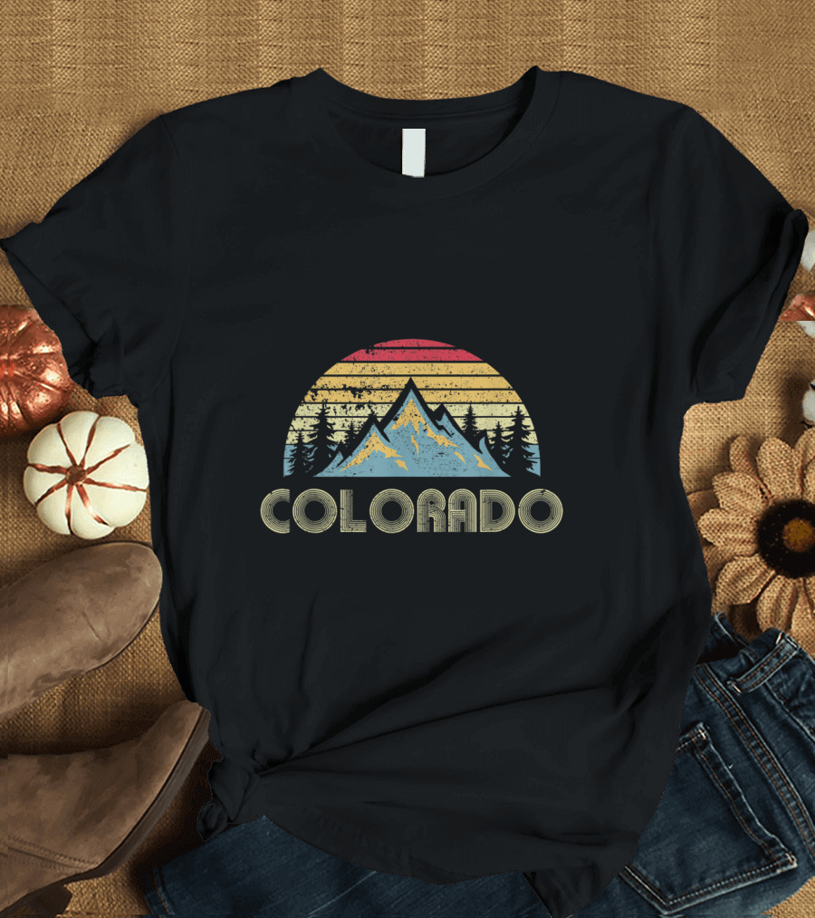 Colorado Retro Stripes Mountain Nature Scene T-Shirt