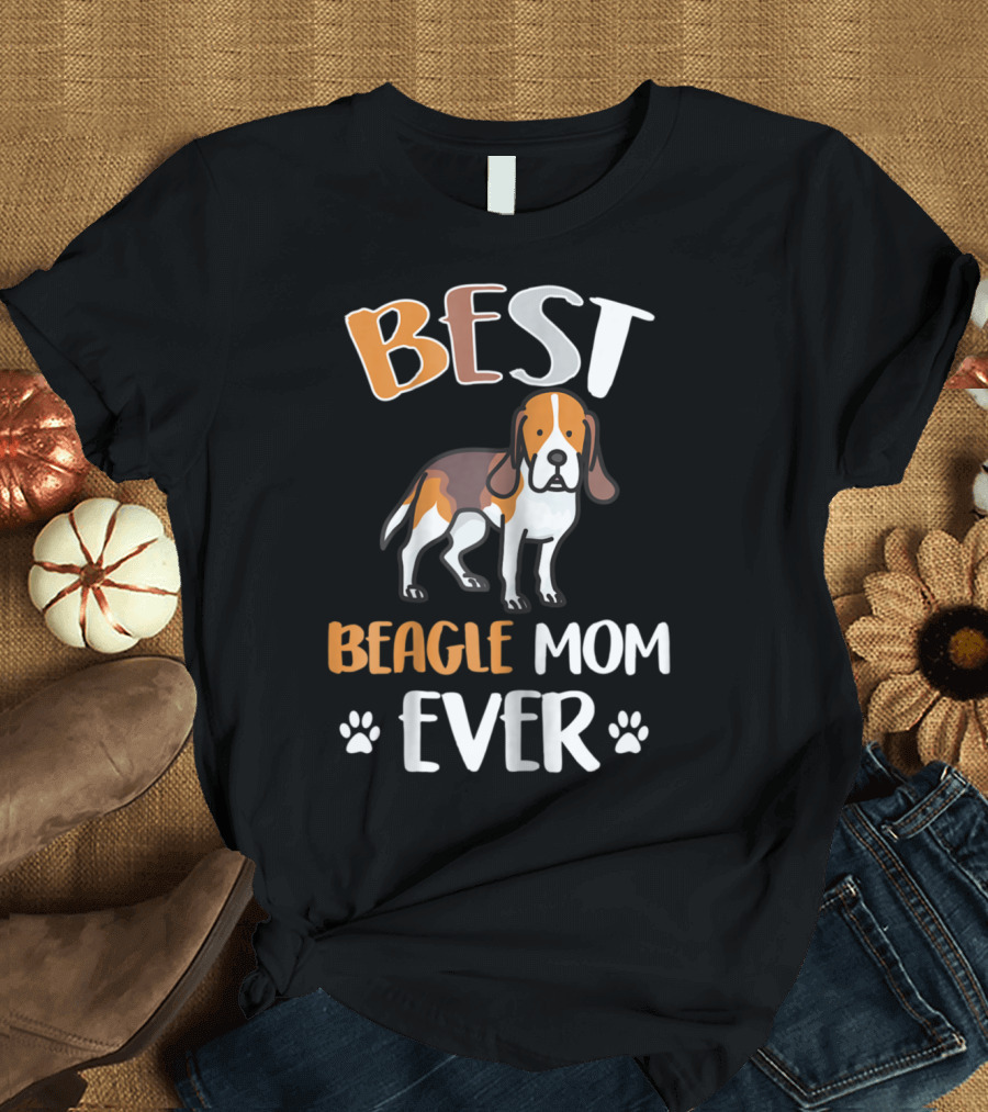 Best Beagle Mom Ever with Cute Beagle and Paw Prints T-Shirt