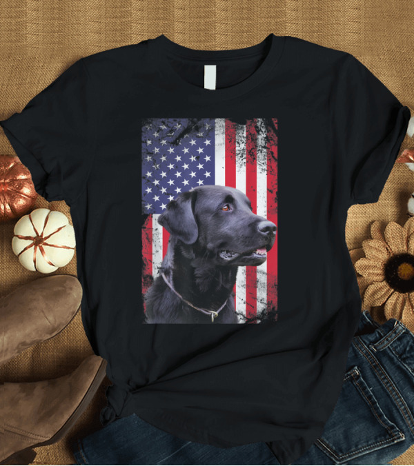 T-Shirt: Black Labrador Dog with USA Vintage American Flag Background T-Shirt Black Labrador Dog with USA Vintage American Flag Background T-Shirt