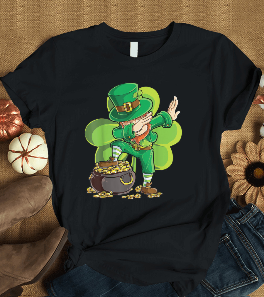 Boys St Patricks Day Kids Dabbing Leprechaun with Pot of Gold and Shamrock T-Shirt
