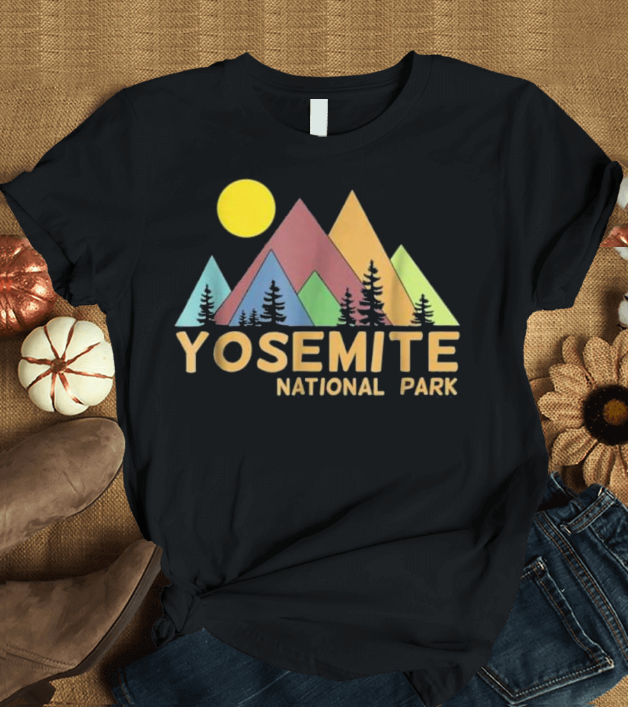 Yosemite National Park Retro Colorful Mountain Sunset T-Shirt