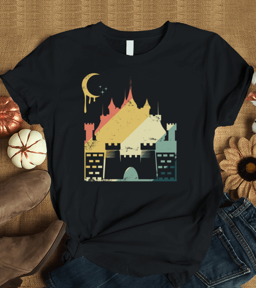 Lock King Fortress Castle Retro Moon Night Scene T-Shirt