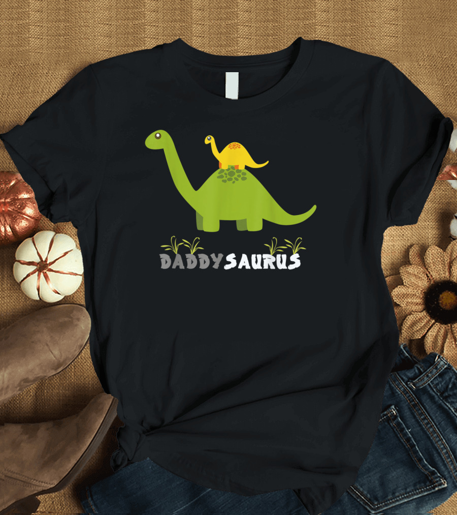 Daddysaurus Funny Father Dinosaur with Baby Dinosaur on Back T-Shirt
