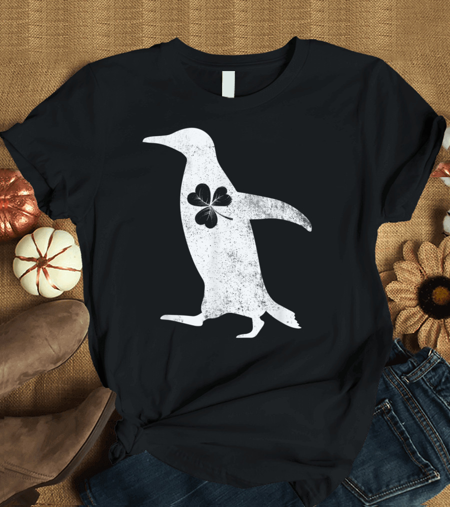 Penguin Lover Irish Clover St Patrick's Day T-Shirt