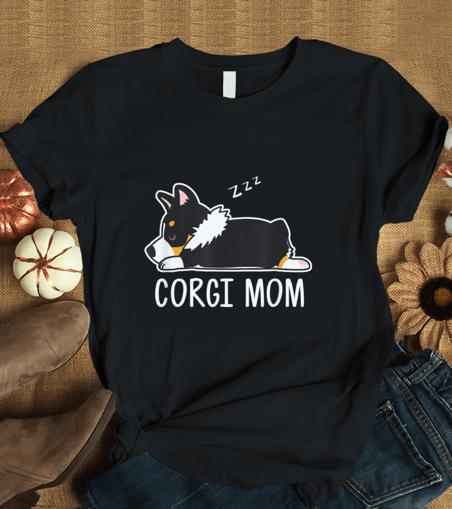 Corgi Mom Funny Tri Welsh Mama Mother Themed T-Shirt