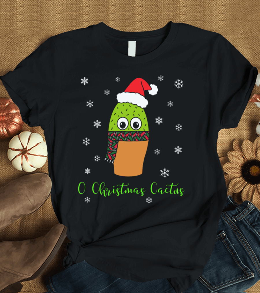 O Christmas Cactus Cute Cactus Santa Hat Snowflakes T-Shirt