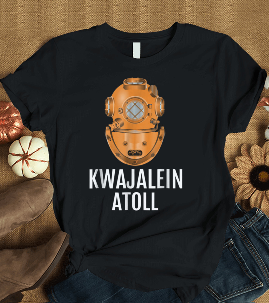 Kwajalein Atoll Classic Diving Helmet Scuba Divin Island Life T-Shirt