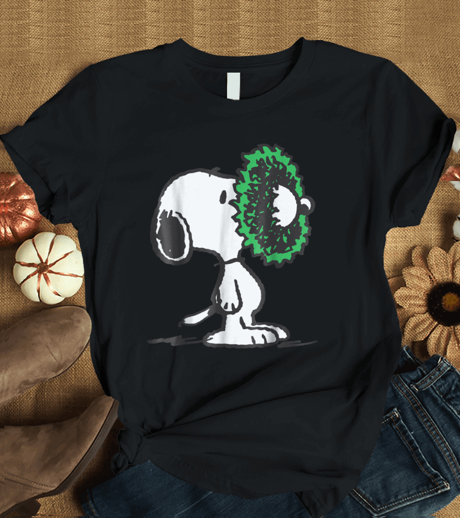 Snoopy Peanuts Funny Christmas Holiday Wreath Green Charlie Brown Woodstock T-Shirt