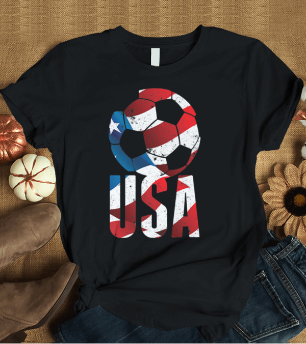 T-Shirt: USA Soccer Team Player Fanatic American Flag Soccer Ball T-Shirt USA Soccer Team Player Fanatic American Flag Soccer Ball T-Shirt