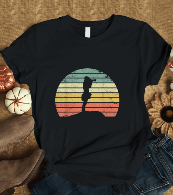 T-Shirt: Photographer Vintage Style Silhouette on Colorful Sunset Stripes T-Shirt Photographer Vintage Style Silhouette on Colorful Sunset Stripes T-Shirt