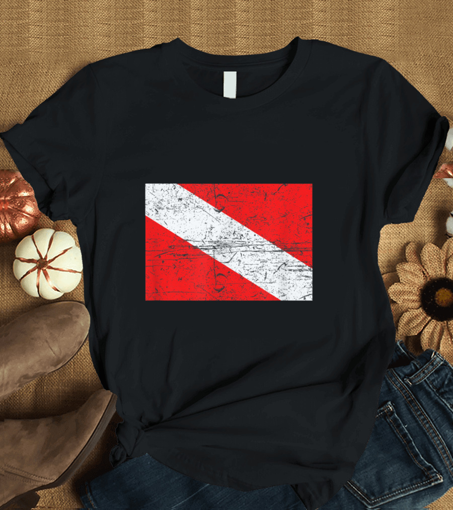 Retro Vintage Scuba Dive Flag Distressed Look T-Shirt