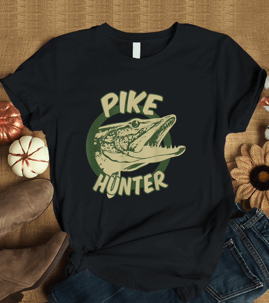 Pike Hunter Northern Pike Fish Angler Enthusiast Circle T-Shirt