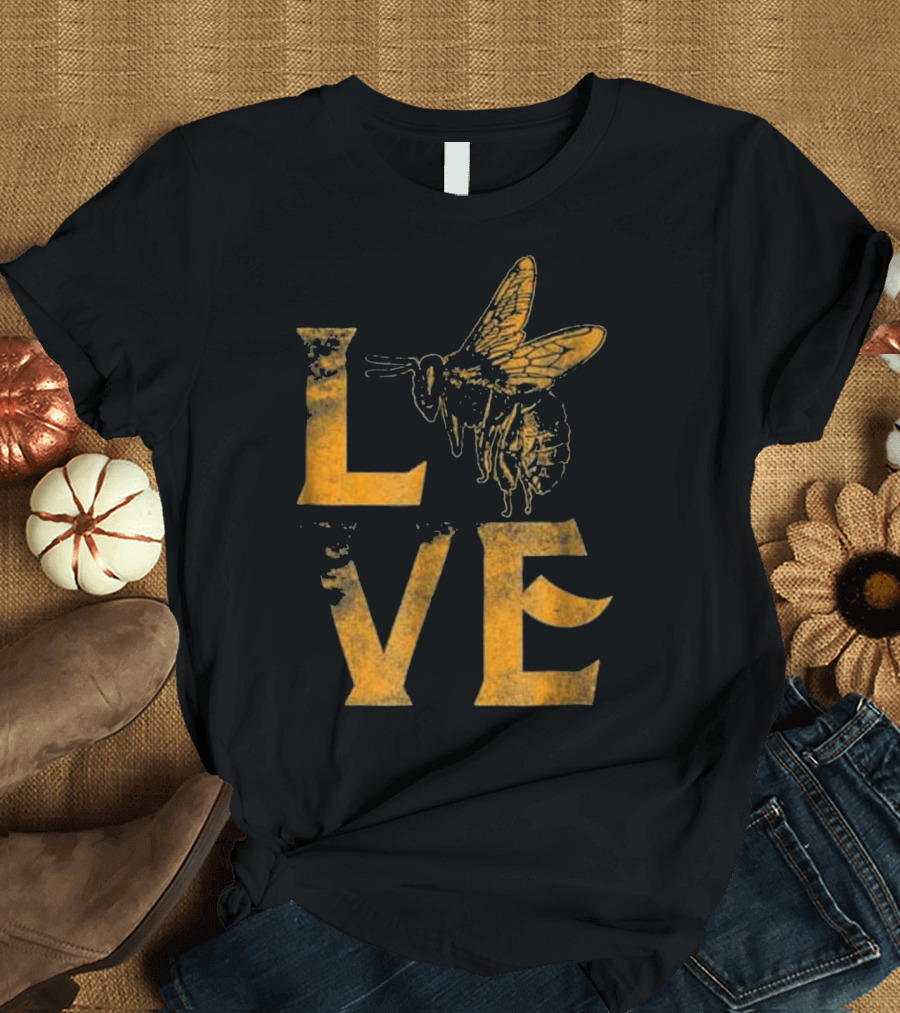 Love Bees Cute Bee Beekeeper T-Shirt
