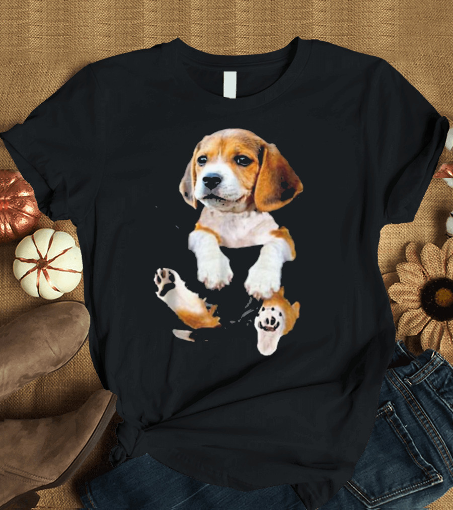 Beagle in Pocket Big Pocke Cute Puppy Print with Playful Pose and Paw Prints T-Shirt