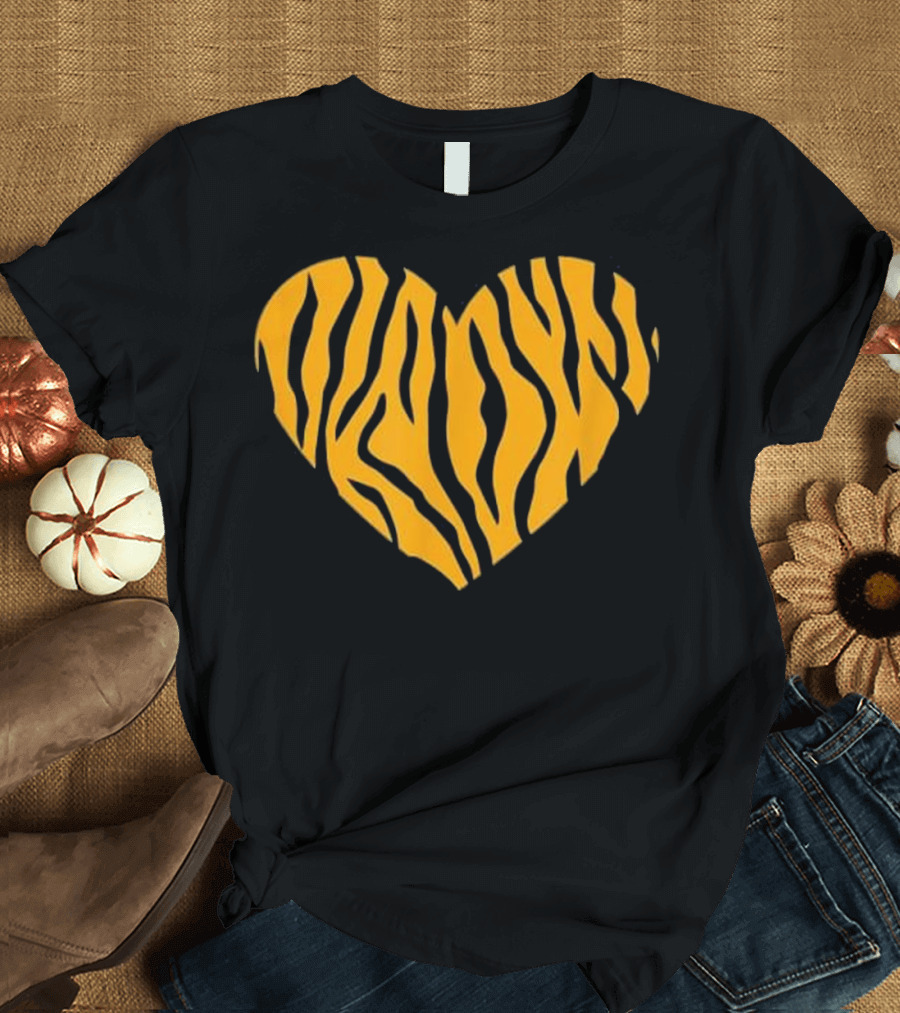 Cool Animal Tiger Print Heart T-Shirt