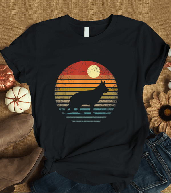 T-Shirt: Vintage Sunset with German Shepherd T-Shirt Vintage Sunset with German Shepherd T-Shirt