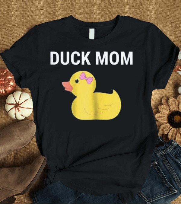 T-Shirt: Duck Mom Cute Rubber Duck Lover Pink Bow T-Shirt Duck Mom Cute Rubber Duck Lover Pink Bow T-Shirt