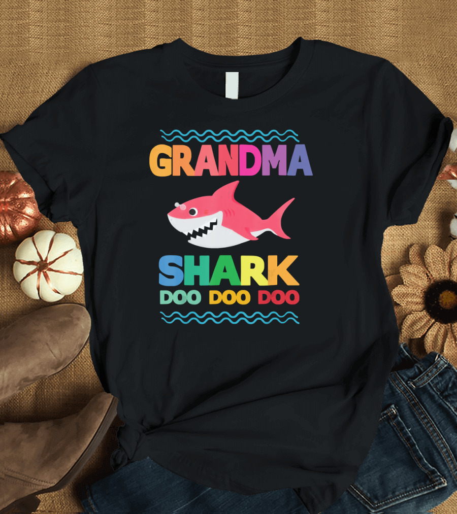 Grandma Shark Doo Doo Doo Colorful Cartoon T-Shirt