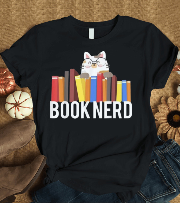 T-Shirt: Book Nerd Cat Lovers Cute and Funny Reading Cat with Glasses on Colorful Books T-Shirt Book Nerd Cat Lovers Cute and Funny Reading Cat with Glasses on Colorful Books T-Shirt