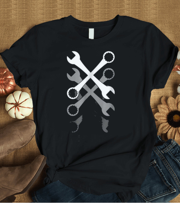 T-Shirt: Fading Wrenches Crossed Mechanic Tool Reflection T-Shirt Fading Wrenches Crossed Mechanic Tool Reflection T-Shirt