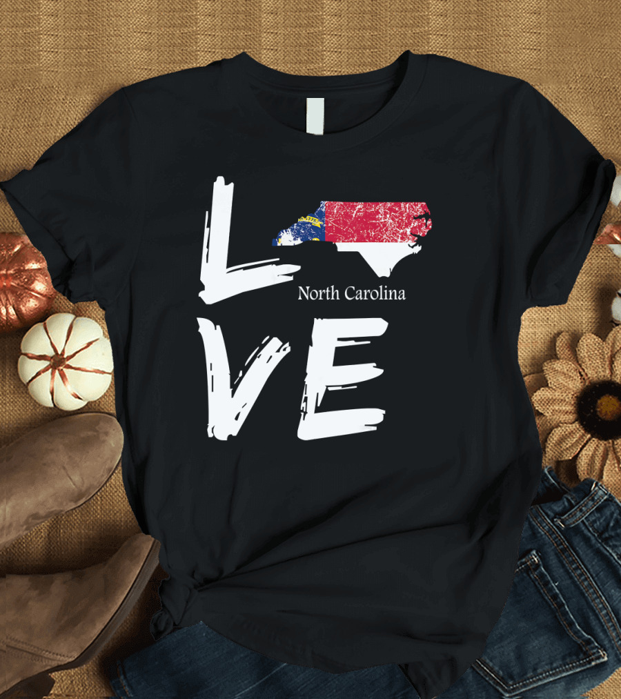 Love North Carolina Flag Distressed Souvenir T-Shirt
