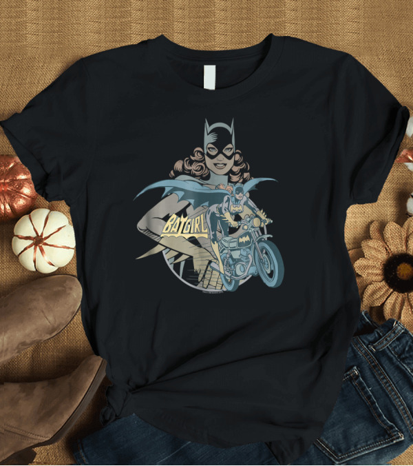 T-Shirt: Batgirl Riding Batcycle Retro Comic T-Shirt Batgirl Riding Batcycle Retro Comic T-Shirt