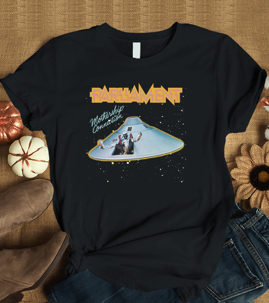 PARLIAMENT FUNKADELIC MOTHERSHIP CONNECTION ALBUM COVER ICONIC SPACESHIP T-Shirt