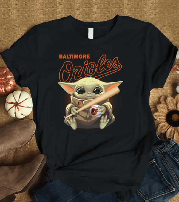 T-Shirt: Baltimore Orioles Baby Yoda Holding Baseball and Bat T-Shirt Baltimore Orioles Baby Yoda Holding Baseball and Bat T-Shirt