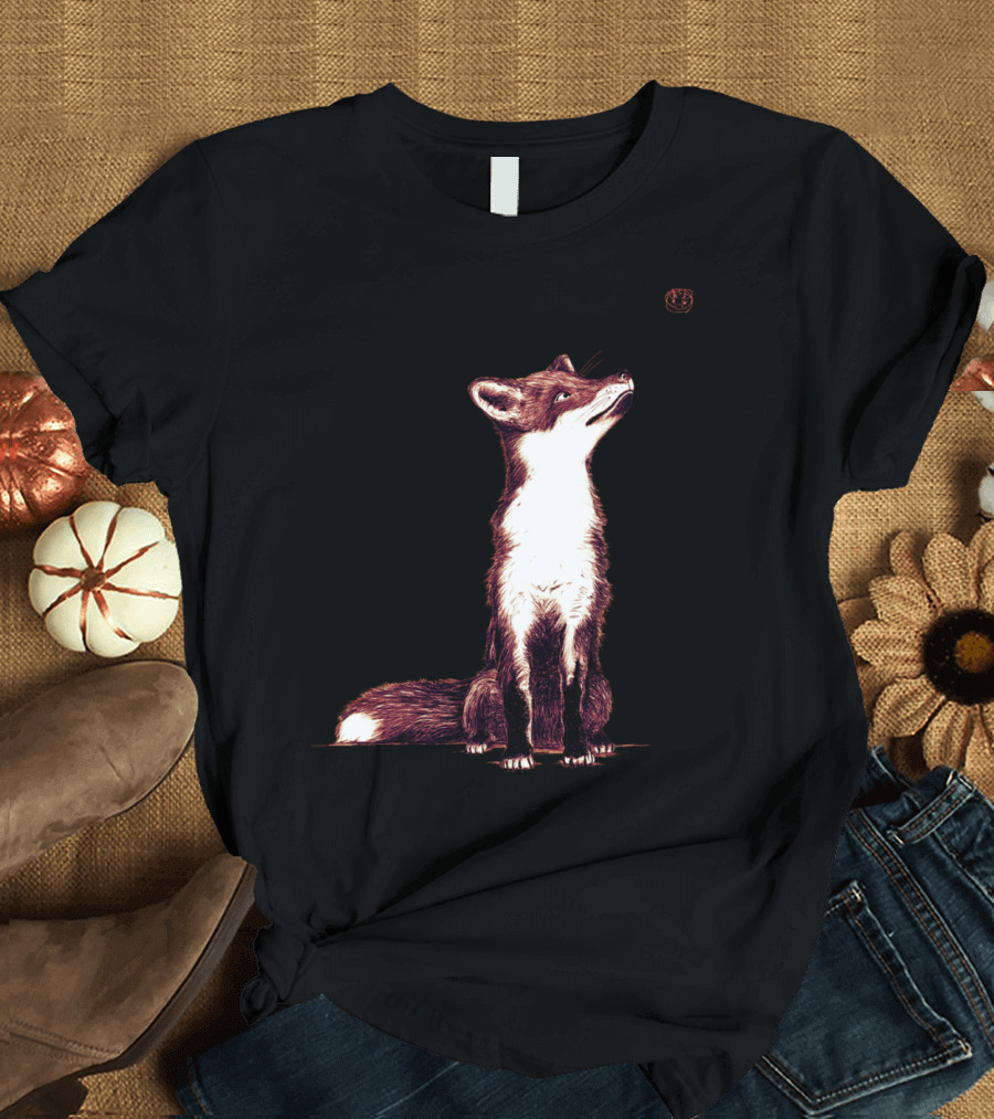 Brown Fox Looking Upward at Small Object T-Shirt