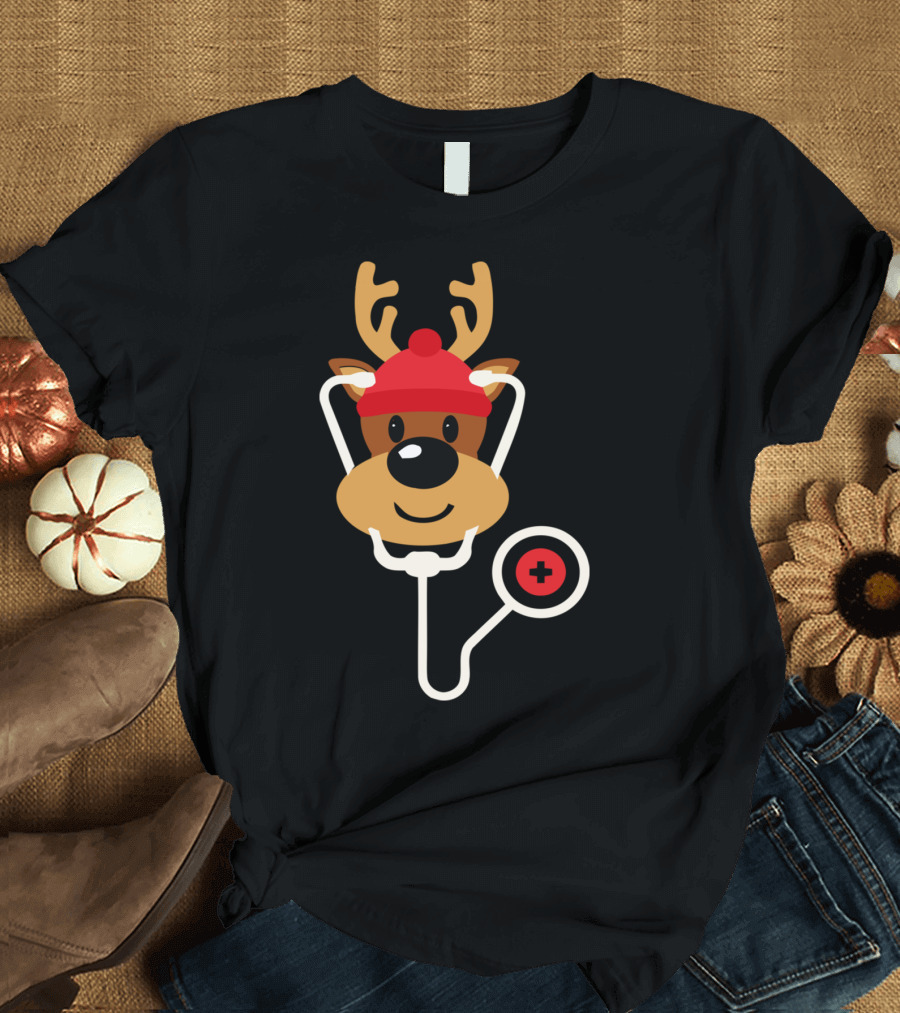 Cute Reindeer Nurse Christmas Stethoscope Red Hat T-Shirt