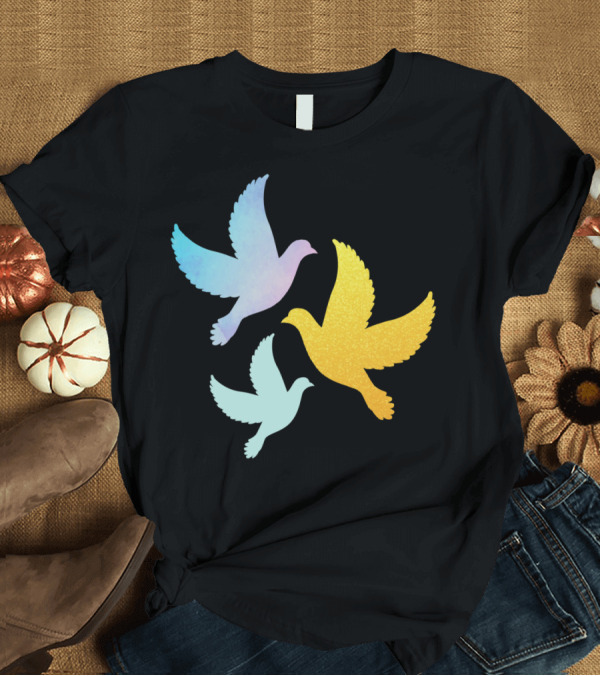 T-Shirt: Colorful Gradient Pigeon Silhouettes T-Shirt Colorful Gradient Pigeon Silhouettes T-Shirt