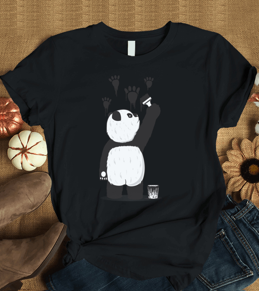 Panda Graffiti Artist Painting Paw Prints Pandalism T-Shirt