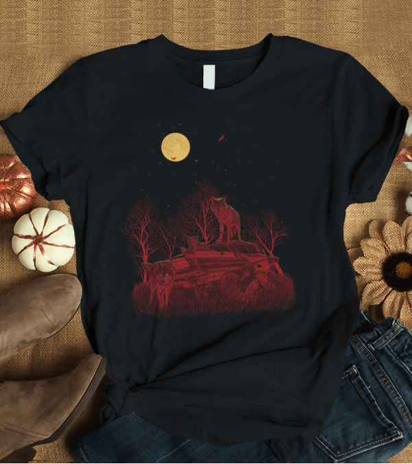 T-Shirt: Family Guard Wolves Under Full Moon T-Shirt Family Guard Wolves Under Full Moon T-Shirt