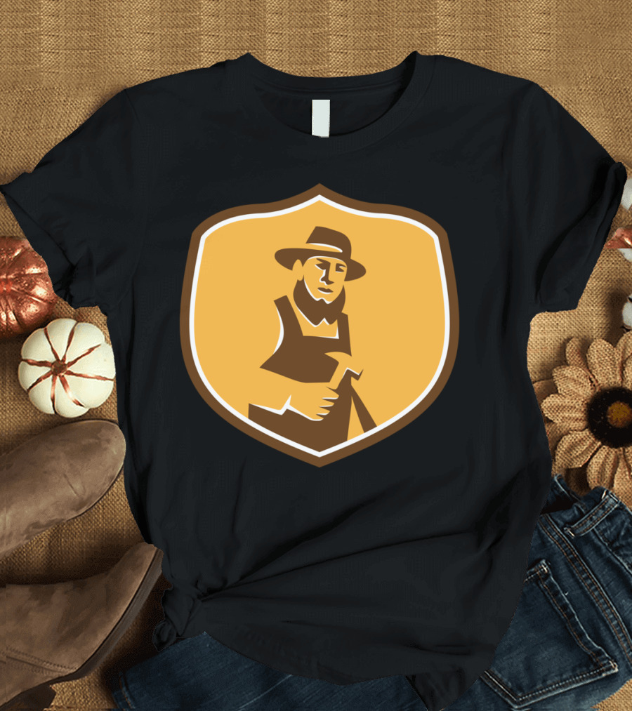 Amish Carpenter Holding Hammer Shield Crest T-Shirt