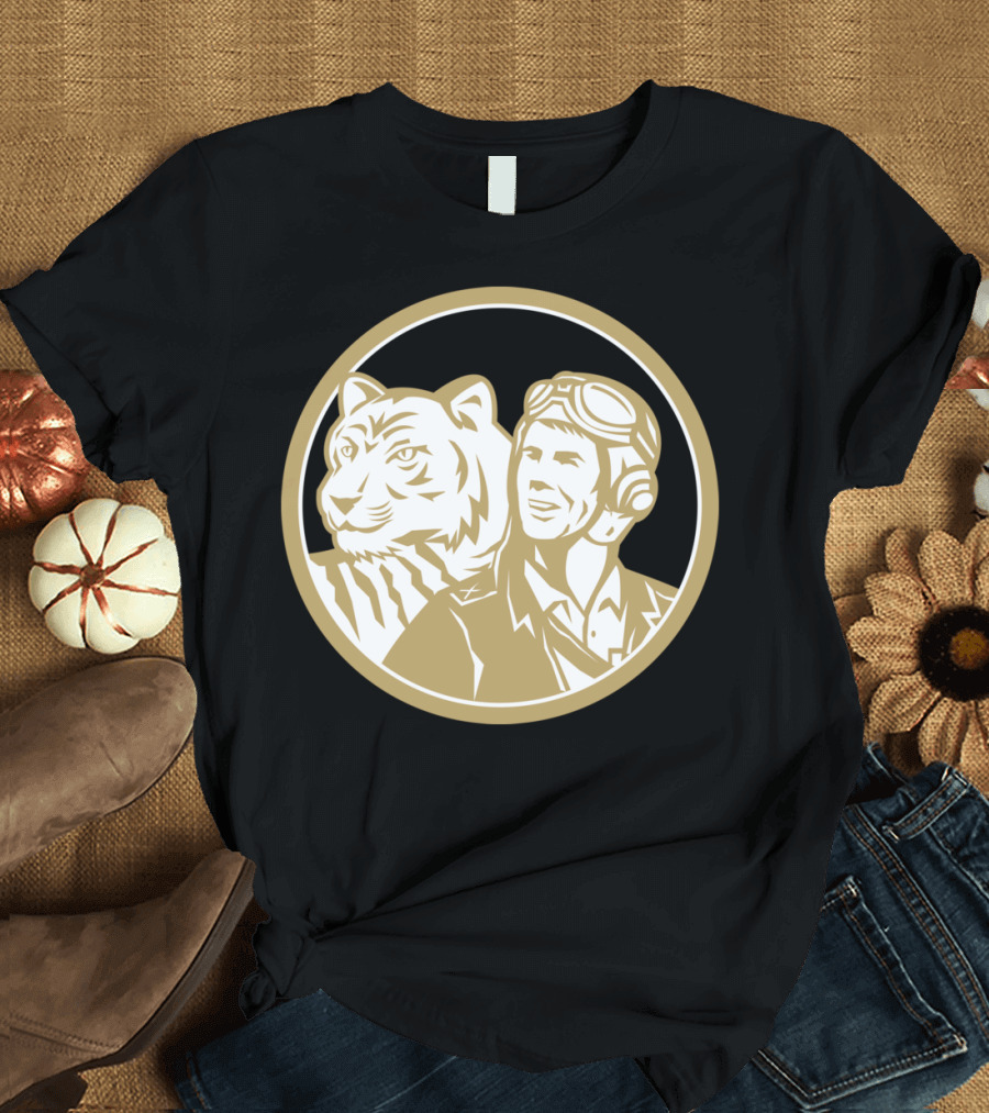 World War 2 Pilot Airman and Tiger Gold Circle Emblem T-Shirt