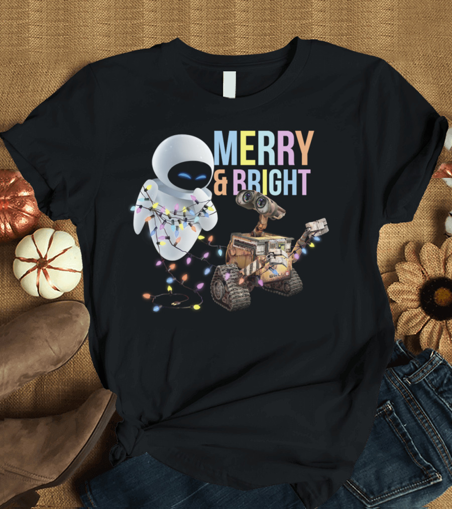 Merry And Bright Wall-E and Eve Christmas Lights T-Shirt