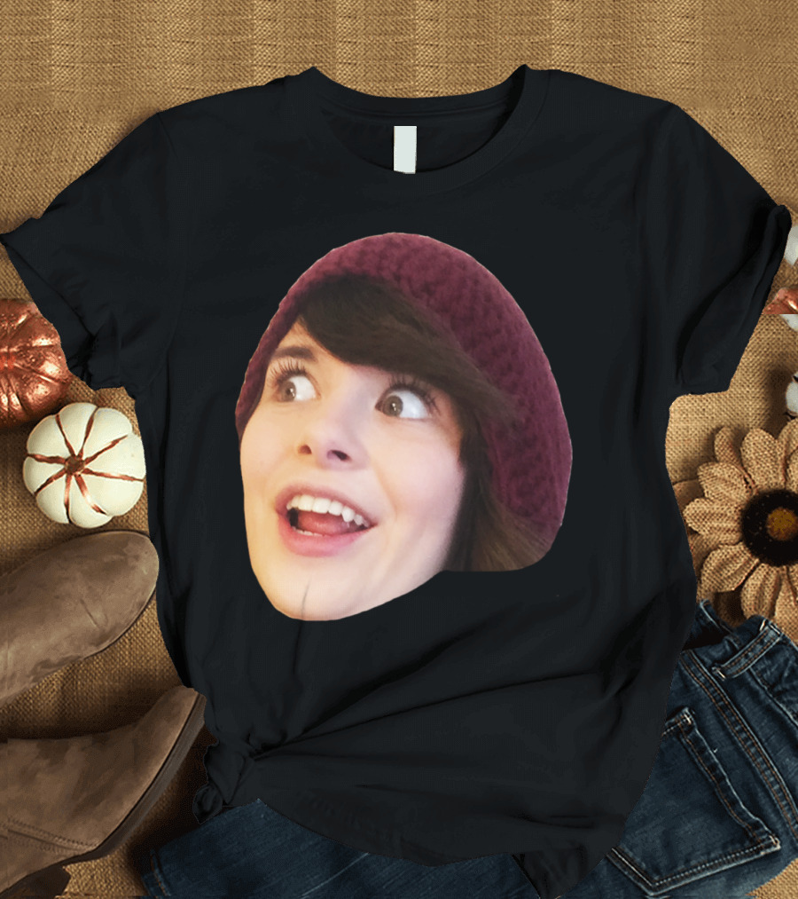 GubGer Wooly Beanie Enthusiast Surprised Face T-Shirt
