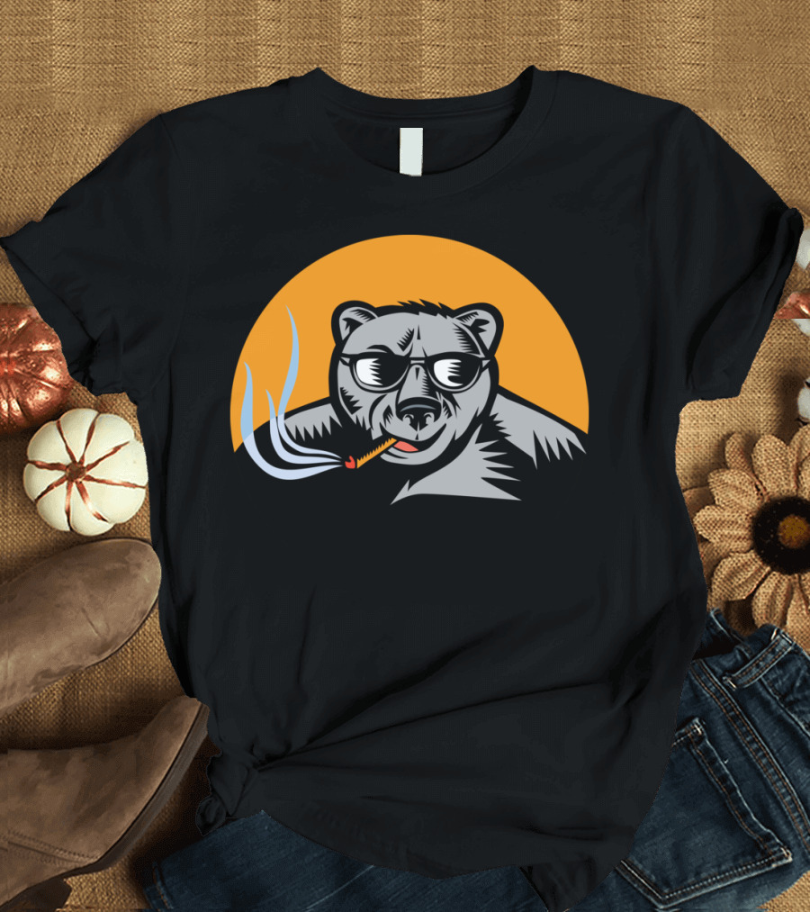Black Bear Sunglasses Cigar Circle Woo Retro Style Smoky Expression T-Shirt
