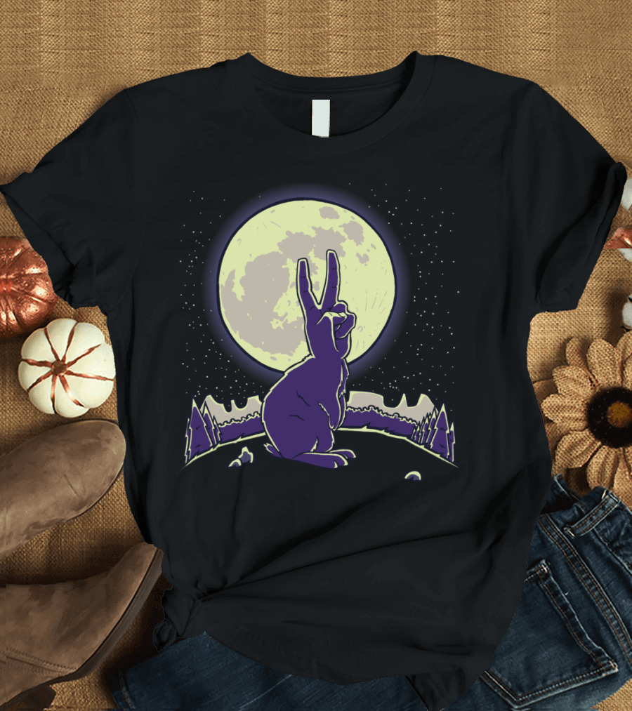 The Rabbit Peace Gesture Moon Night Scene T-Shirt