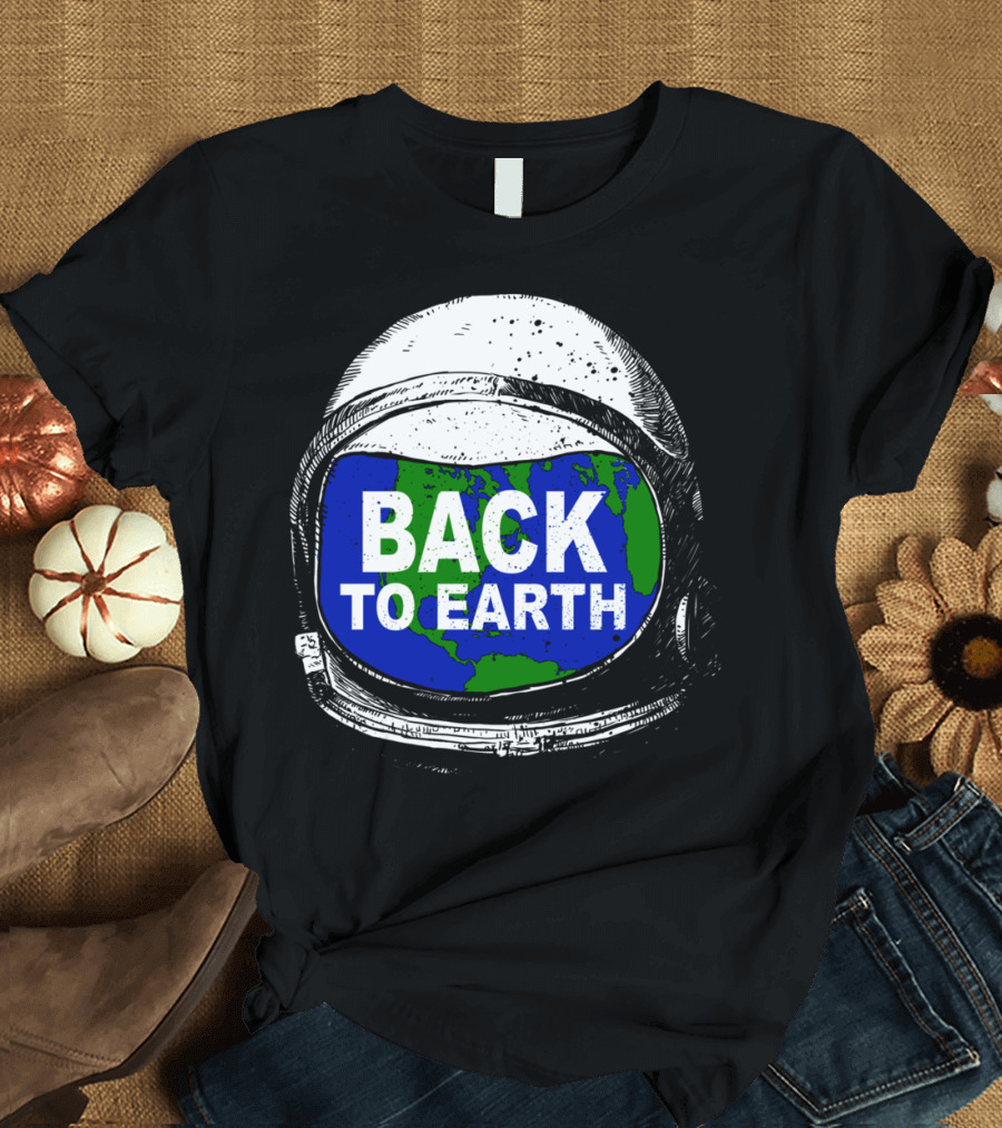 BACK TO EARTH Astronaut Helmet with Earth Map Visor T-Shirt