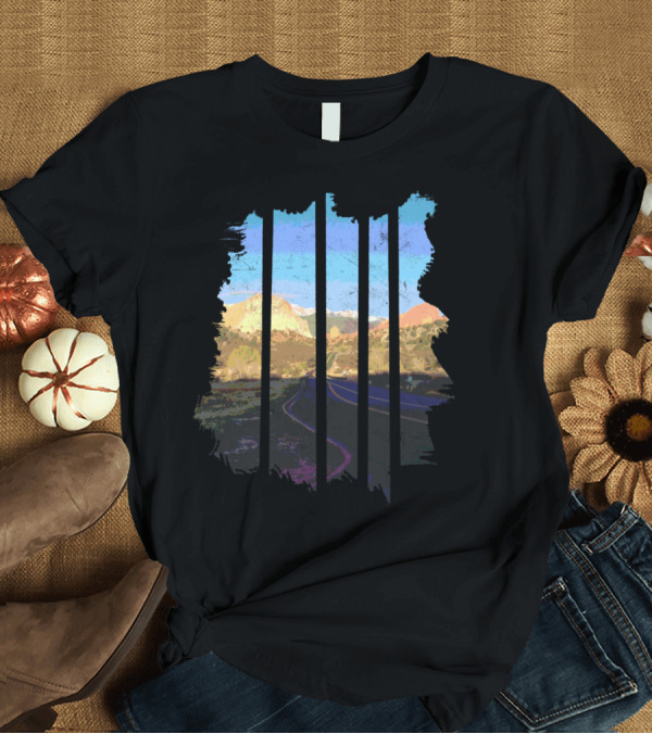 T-Shirt: Colorado Rocky Mountains Garden Of The Gods Scenic View T-Shirt Colorado Rocky Mountains Garden Of The Gods Scenic View T-Shirt