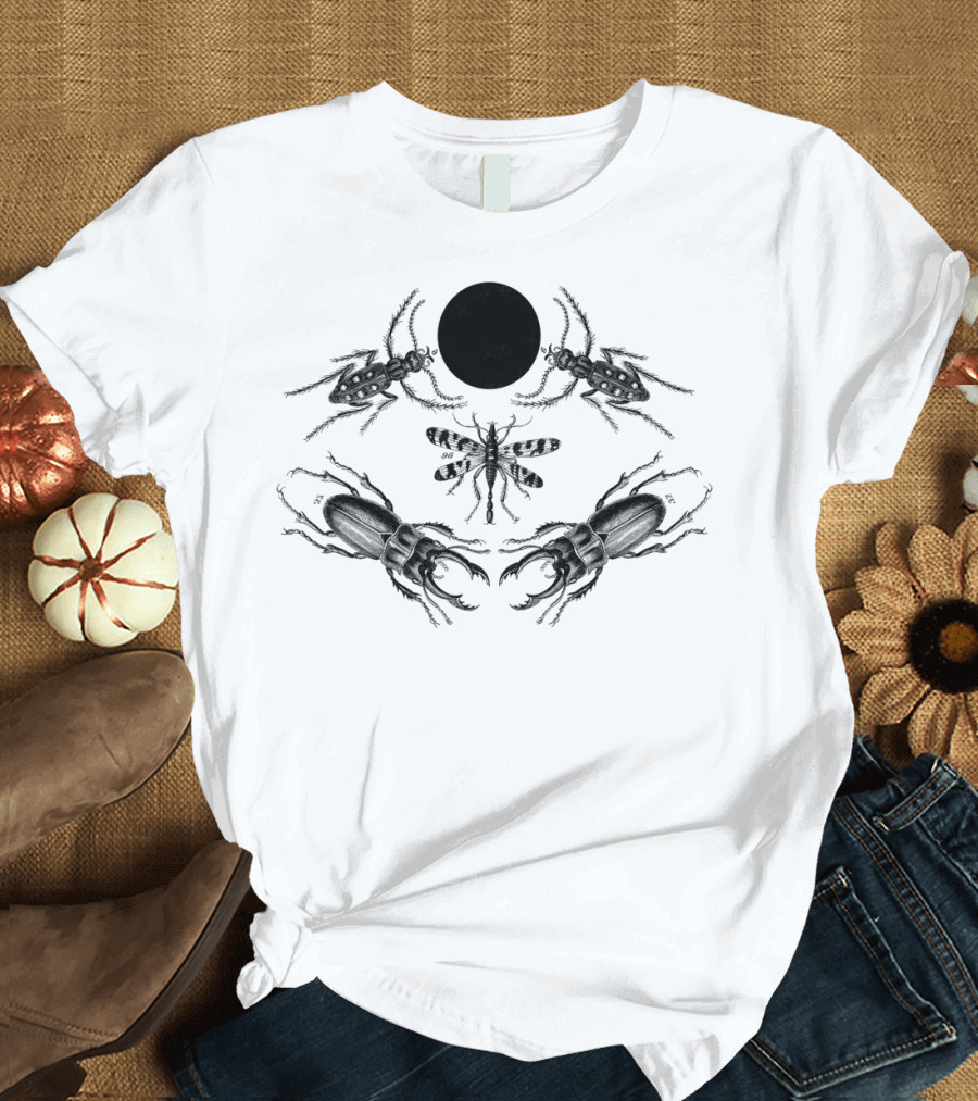 Entomology Sphere Insect Arrangement with Dark Central Circle T-Shirt