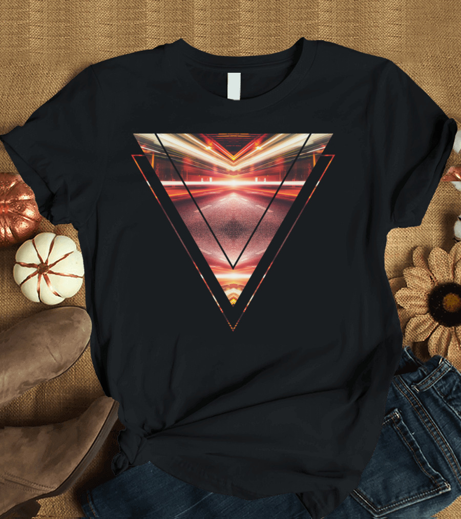 Geometric Street Night Light HDR Photo Triangular Reflections T-Shirt