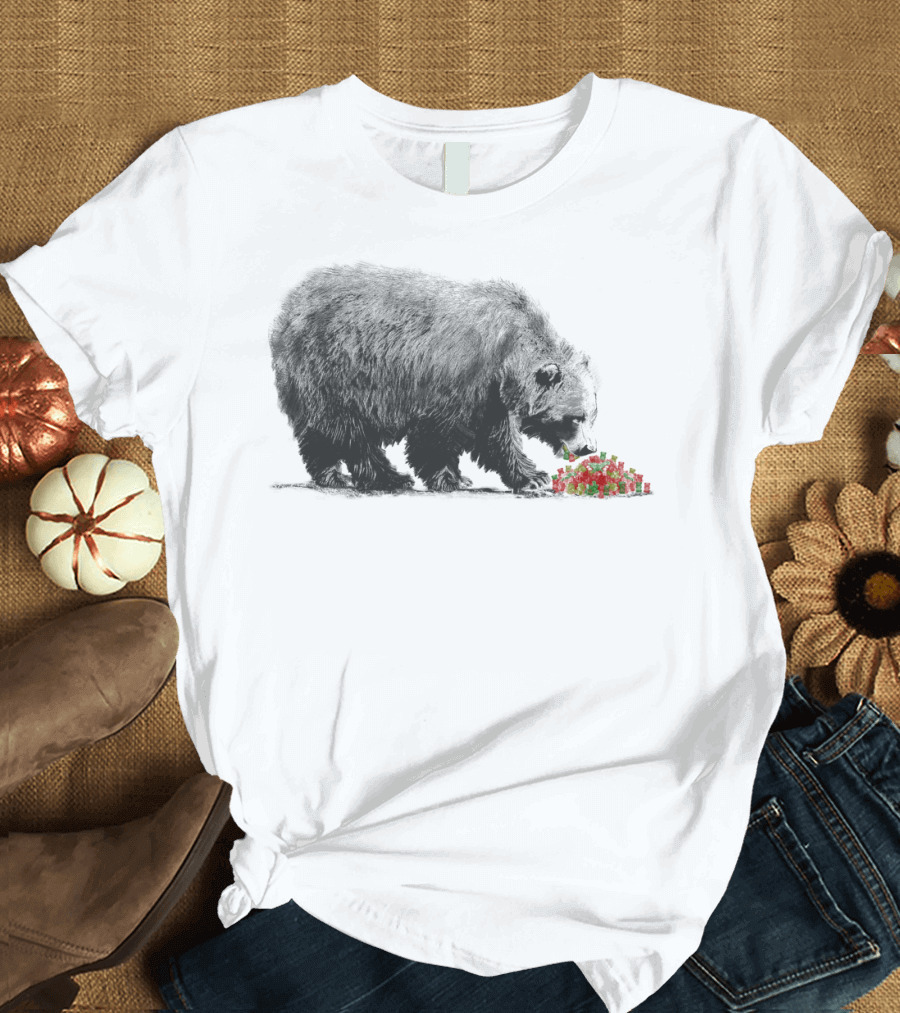 Bear Feasting on Berries Cannibalism T-Shirt