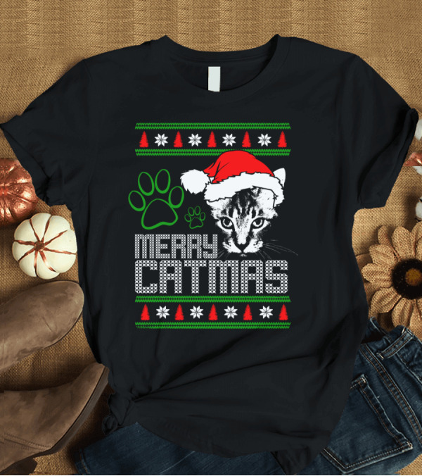 T-Shirt: Merry Catmas Santa Hat Cat Paw Christmas Trees Snowflakes T-Shirt Merry Catmas Santa Hat Cat Paw Christmas Trees Snowflakes T-Shirt