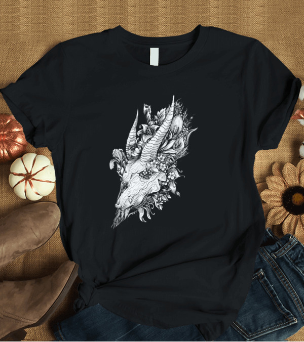 T-Shirt: Skull And Detailed Floral Horned Nature T-Shirt Skull And Detailed Floral Horned Nature T-Shirt
